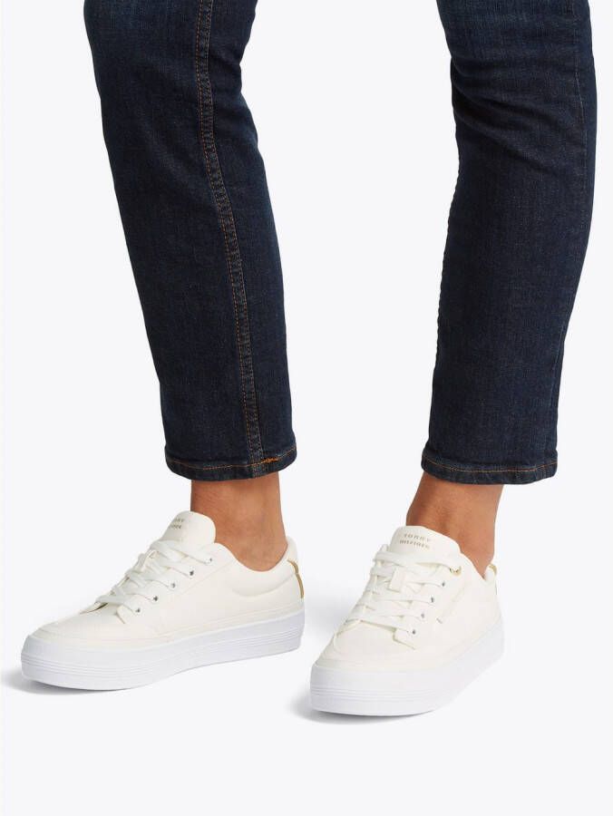 Tommy Hilfiger Plateausneakers ESSENTIAL VULC TEXTILE SNEAKER vrijetijdsschoen lage schoen veterschoen met gouden details
