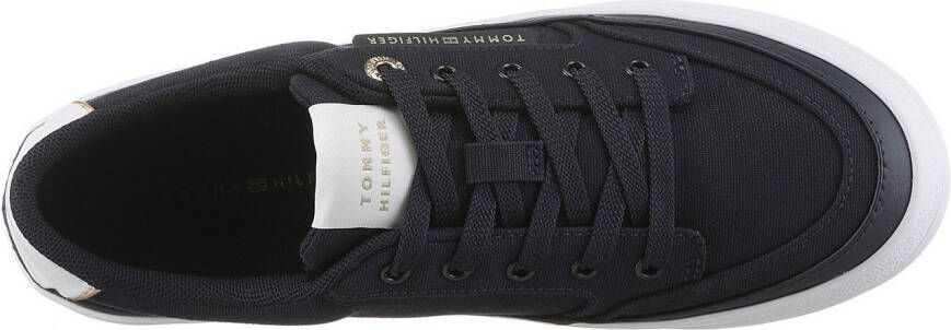 Tommy Hilfiger Plateausneakers ESSENTIAL VULC TEXTILE SNEAKER vrijetijdsschoen lage schoen veterschoen met goudkleurige details