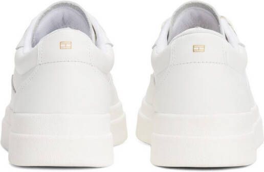 Tommy Hilfiger Plateausneakers MODERN COURT SNEAKER LTHR vrijetijdsschoen lage schoen veterschoen met contrasterend logo
