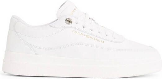 Tommy Hilfiger Plateausneakers MODERN COURT SNEAKER LTHR vrijetijdsschoen lage schoen veterschoen met contrasterend logo