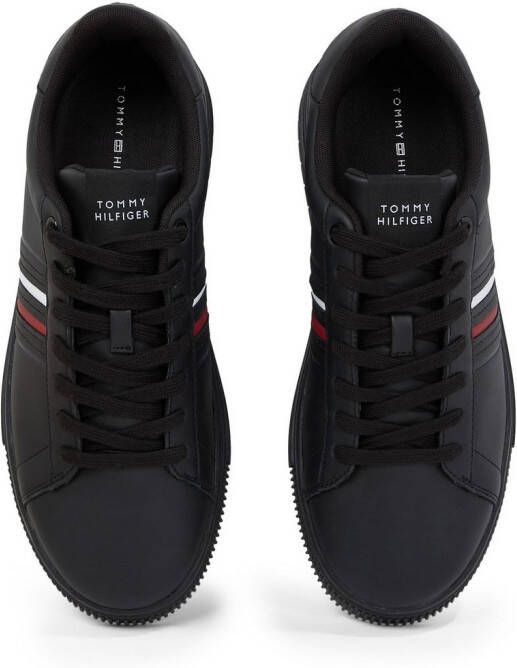 Tommy Hilfiger Plateausneakers MODERN CUPSOLE STRIPES LTH vrijetijdsschoen lage schoen veterschoen met zijstrepen