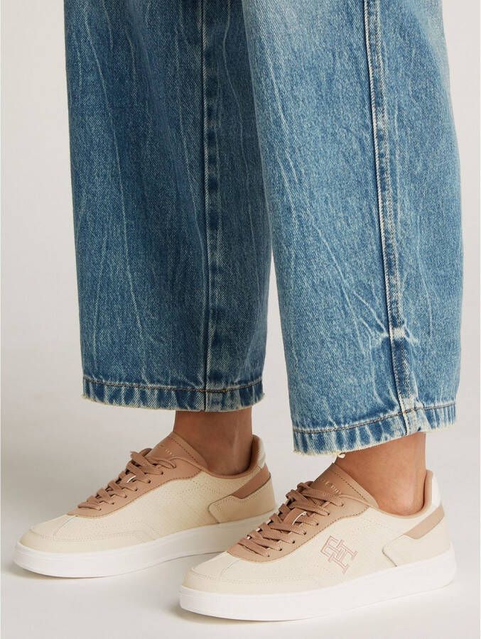 Tommy Hilfiger Plateausneakers TH HERITAGE SNEAKER PERF vrijetijdsschoen lage schoen veterschoen met th-logo-borduring