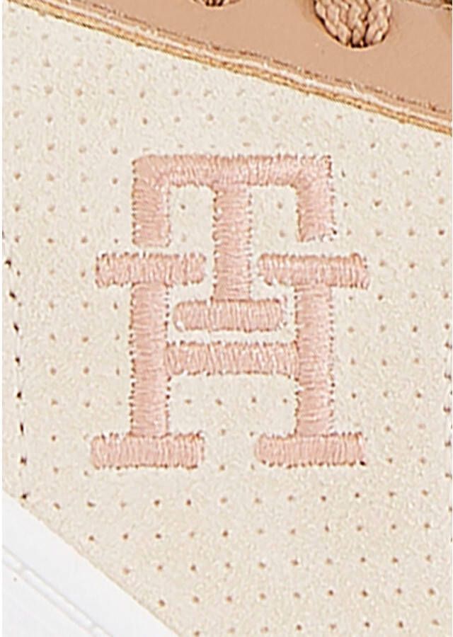 Tommy Hilfiger Plateausneakers TH HERITAGE SNEAKER PERF vrijetijdsschoen lage schoen veterschoen met th-logo-borduring