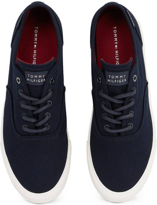 Tommy Hilfiger Plateausneakers TH HI VULC LOW OXFORD TWILL vrijetijdsschoen lage schoen veterschoen met label op de hiel