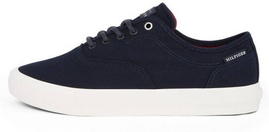 Tommy Hilfiger Plateausneakers TH HI VULC LOW OXFORD TWILL vrijetijdsschoen lage schoen veterschoen met label op de hiel