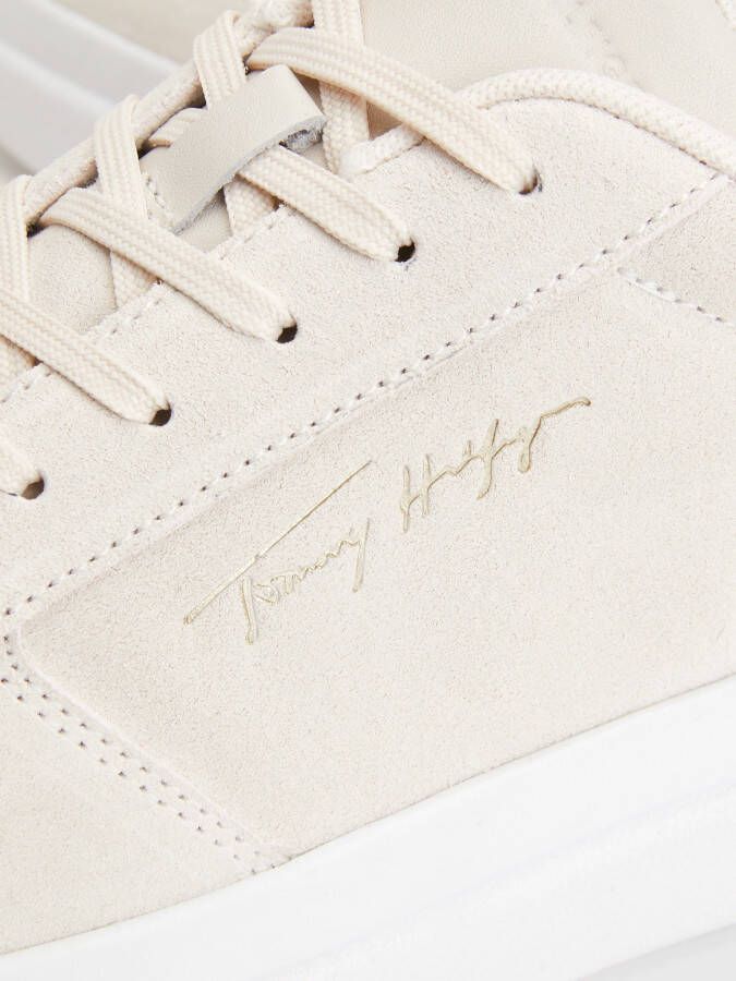 Tommy Hilfiger Plateausneakers TH SIGNATURE SUEDE SNEAKER met handtekening