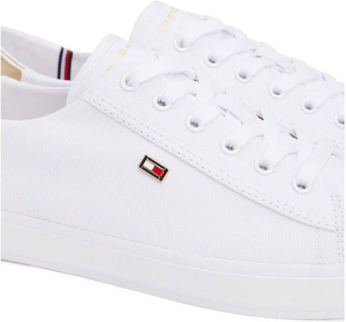 Tommy Hilfiger Plateausneakers VULC CANVAS LACE UP SNEAKER vrijetijdsschoen lage schoen veterschoen in smalle vorm