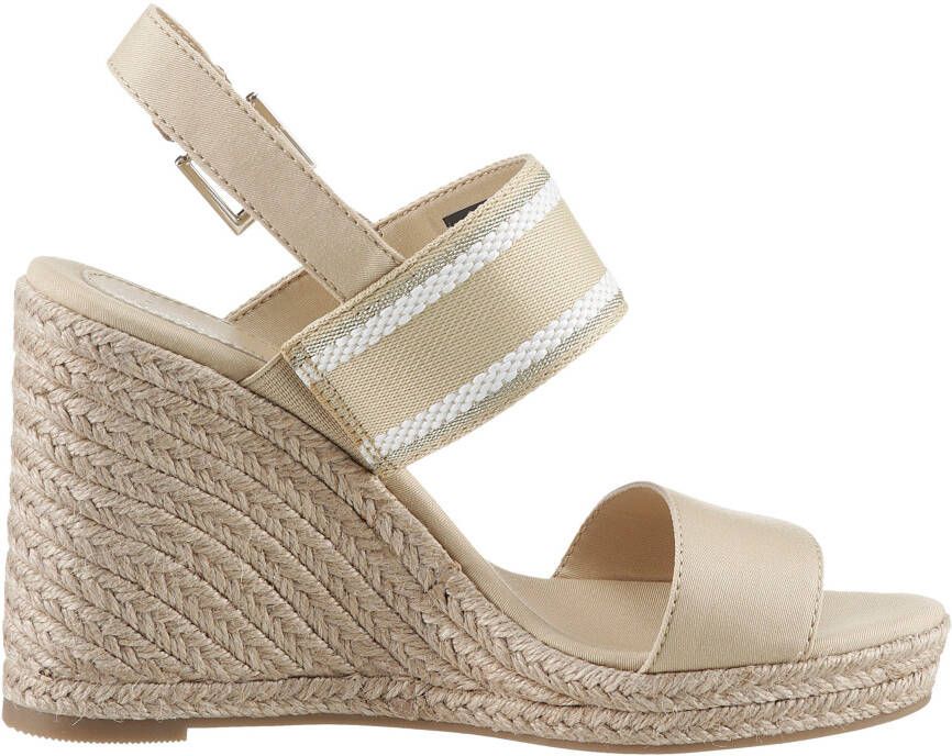 Tommy Hilfiger Sleehaksandaaltjes WEBBING HIGH WEDGE SANDAL zomerschoen sandaal wig hak met zij th-label
