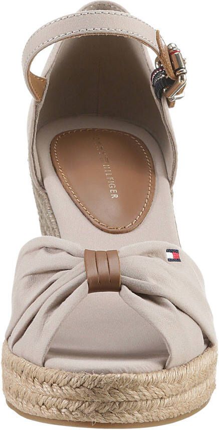 Tommy Hilfiger Sleehaksandaaltjes BASIC OPEN TOE MID WEDGE met een verstelbaar riempje