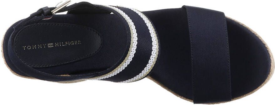 Tommy Hilfiger Sleehaksandaaltjes WEBBING HIGH WEDGE SANDAL zomerschoen sandaal wig hak met zij th-label