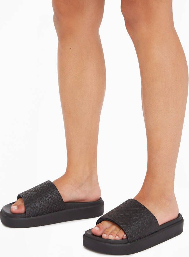 Tommy Hilfiger Slippers TH PLATFORM POOL SLIDE plateau zomerschoen pantoffels met reliëf logo