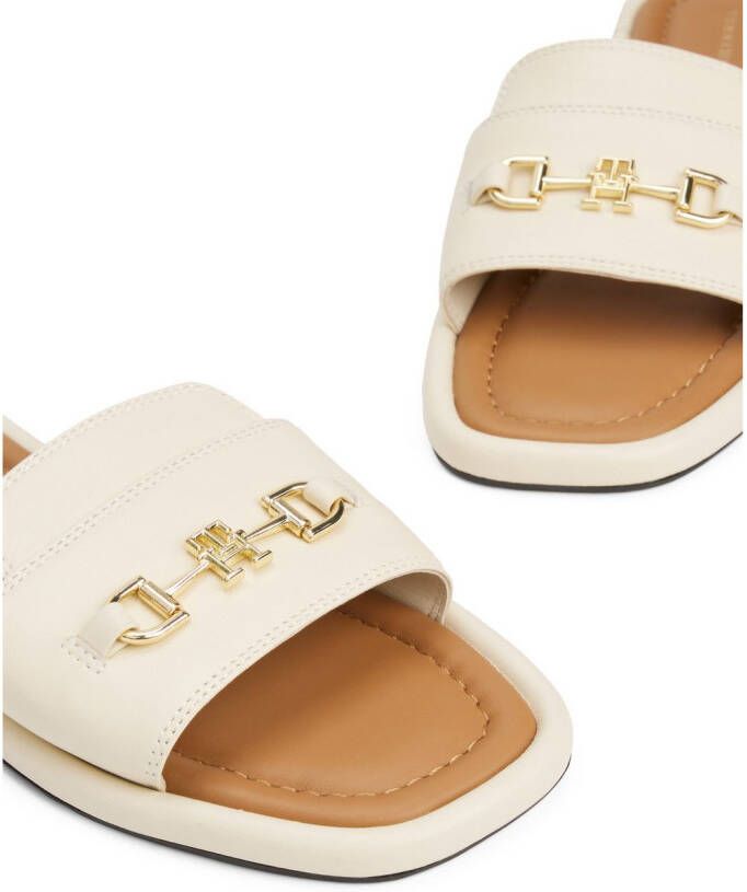 Tommy Hilfiger Slippers LEATHER HORSEBIT MULE flats zomerschoen comfortabele schoen met gouden decoratieve gesp