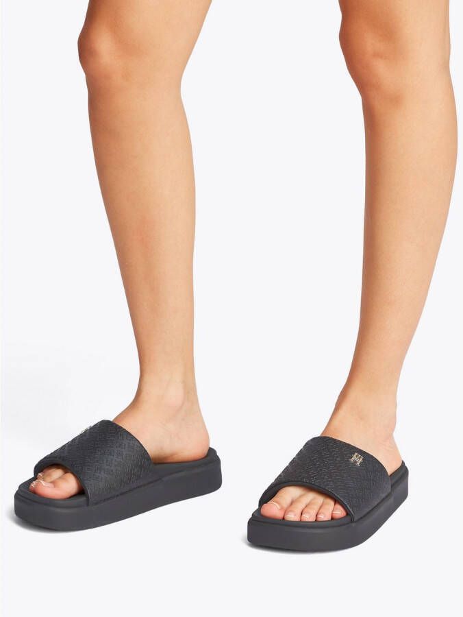 Tommy Hilfiger Slippers PLATFORM MONOGRAM POOLSLIDE plateau zomerschoen badeschoen comfort-schoen met th-allover-print