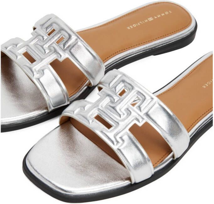 Tommy Hilfiger Slippers TH LOGO STRAP METALLIC MULE blokhak zomerschoen flats comfort-schoen met th-logo