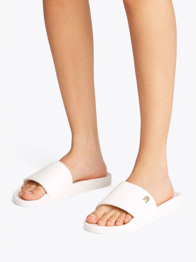 Tommy Hilfiger Slippers TH MONOGRAM POOLSIDE comfort-schoen zomerschoen instapschoen met th-sieraad