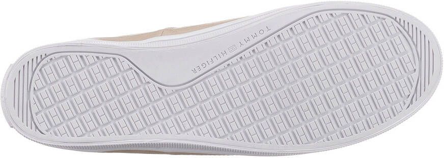 Tommy Hilfiger Sneakers ESSENTIAL KESHA LACE SNEAKER geborduurde logovlag e-breedte vrijetijdsschoen lage schoen veterschoen