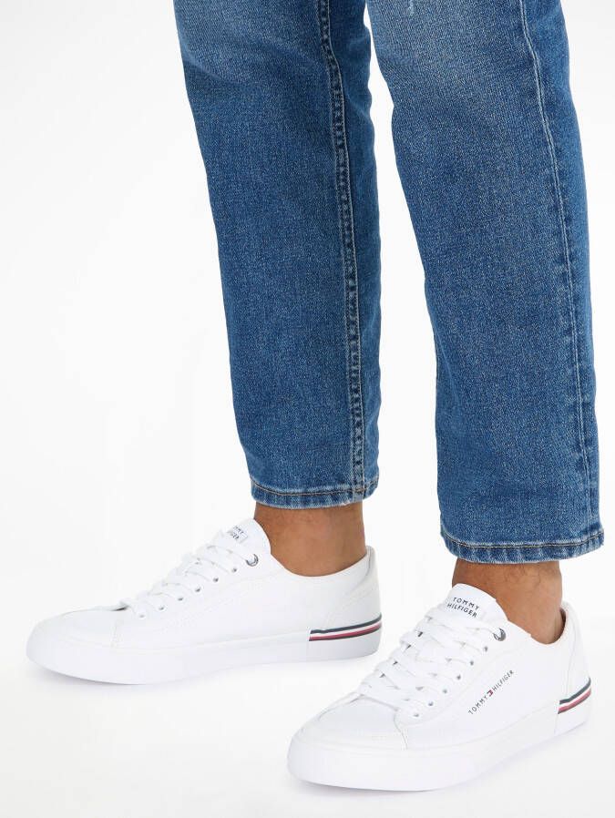 Tommy Hilfiger Sneakers CORPORATE VULC CANVAS met strepen aan de hiel vrijetijdsschoen halfhoge schoen veterschoen