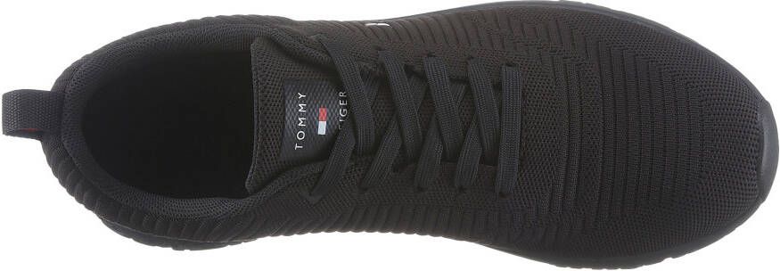 Tommy Hilfiger Sneakers CORPORATE KNIT RIB RUNNER met zijlogo-vlag vrijetijdsschoen lage schoen veterschoen