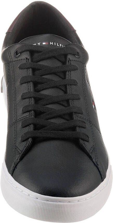 Tommy Hilfiger Sneakers ESSENTIAL LEATHER DETAIL VUL met contrastafwerking vrijetijdsschoen lage schoen veterschoen