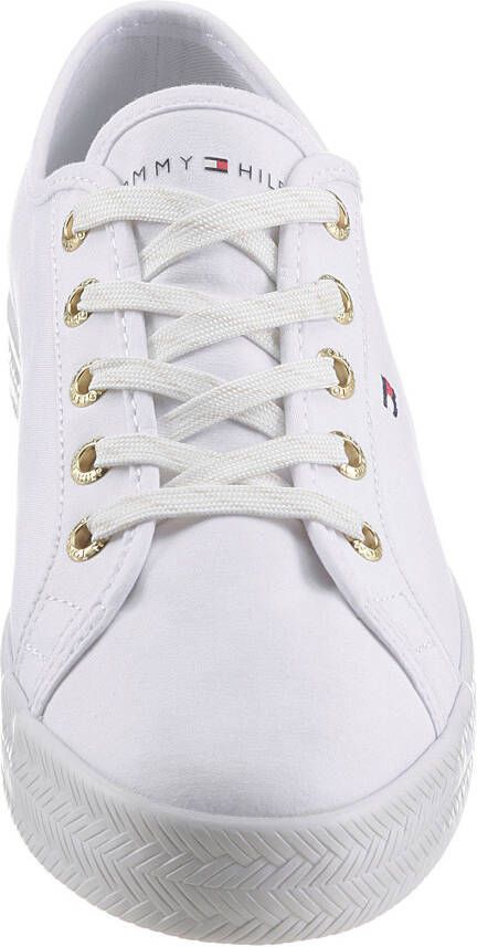 Tommy Hilfiger Sneakers ESSENTIAL NAUTICAL SNEAKER met goudkleurige oogjes vrijetijdsschoen lage schoen veterschoen
