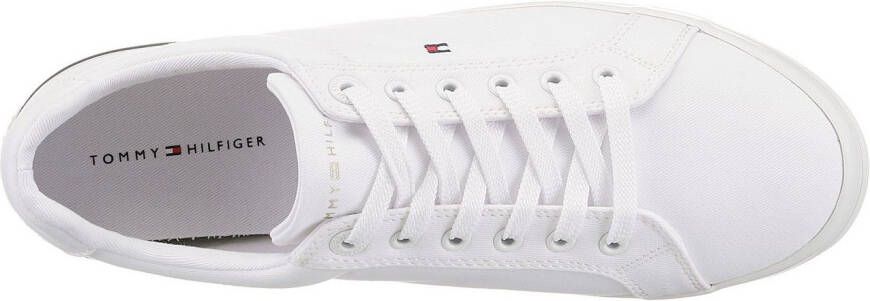 Tommy Hilfiger Sneakers ESSENTIAL STRIPES SNEAKER met strepen in de loopzool vrijetijdsschoen lage schoen veterschoen