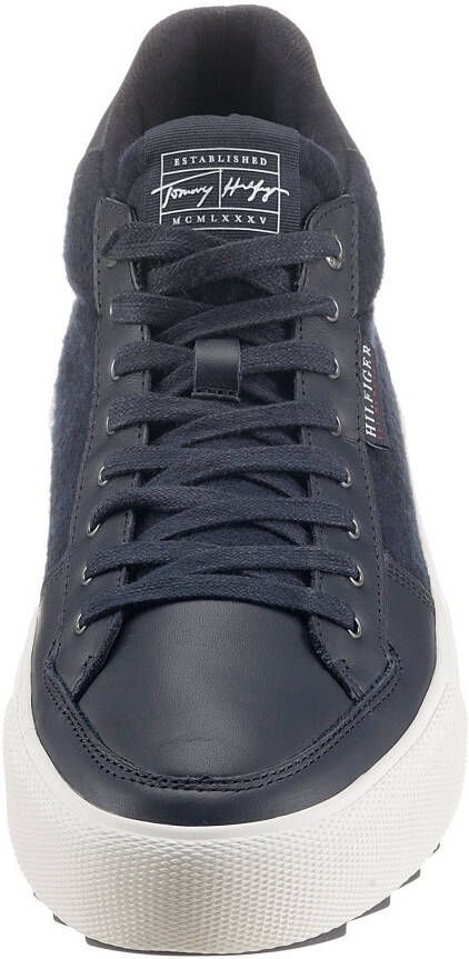 Tommy Hilfiger Sneakers SEASONAL VULC FELT CHUKKA in modieuze materialenmix