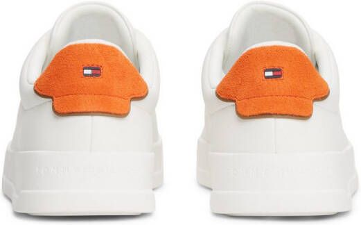 Tommy Hilfiger Sneakers TH COURT LTH DETAIL ESS vrijetijdsschoen lage schoen veterschoen met zijlijk logo-opdruk