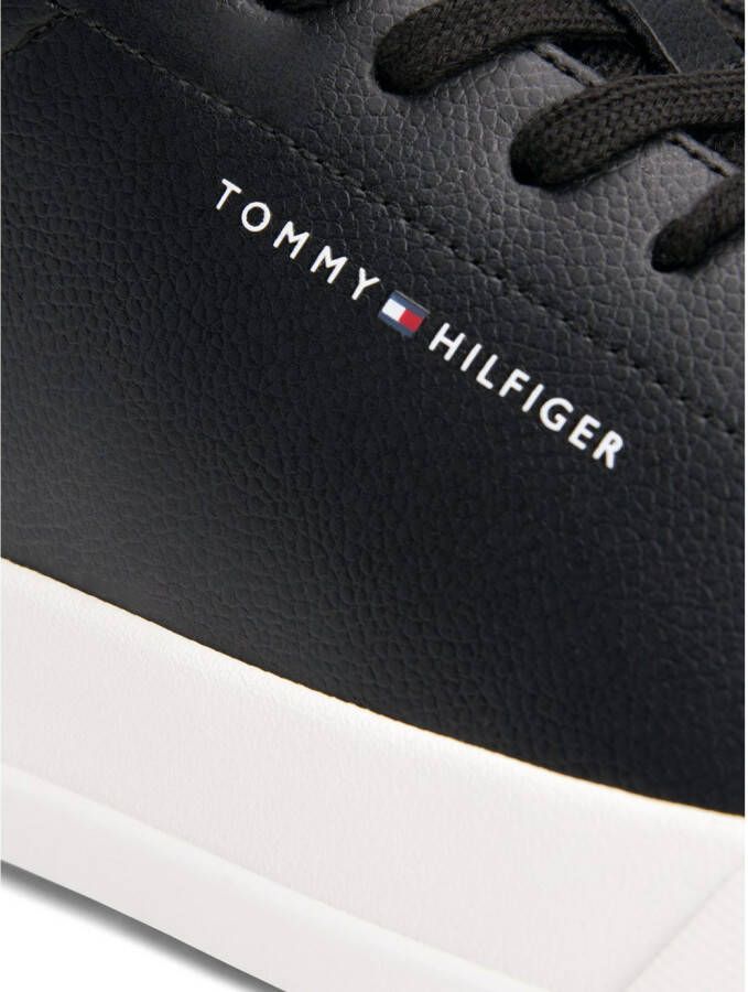Tommy Hilfiger Sneakers TH COURT LTH DETAIL ESS vrijetijdsschoen lage schoen veterschoen met zijlijk logo-opdruk