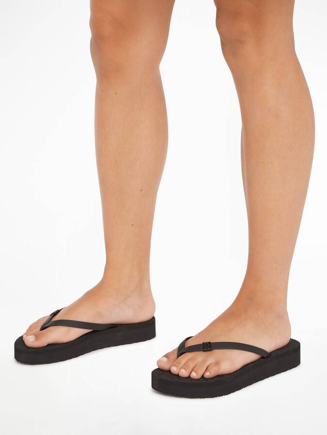 Tommy Hilfiger Teenslippers MONOGRAM BEACH SANDAL plateau zomerschoen slippers met logo-embleem