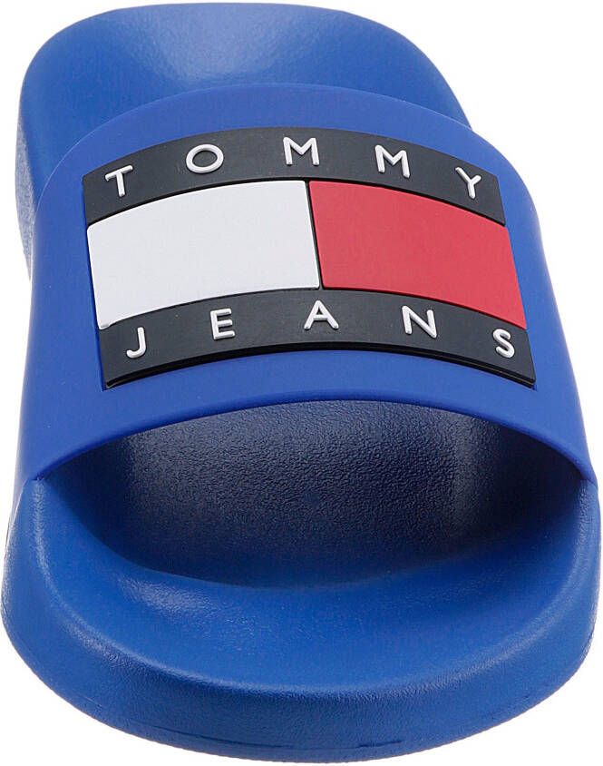 TOMMY JEANS Badslippers POOL SLIDE ESS met opvallend merklabel