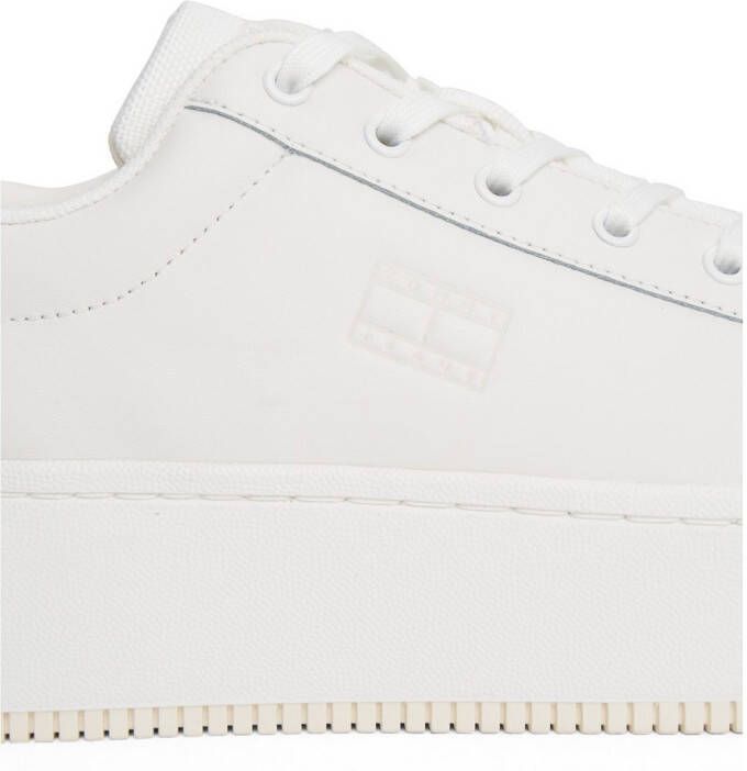 TOMMY JEANS Plateausneakers TJW FLATFORM PEARLIZED SNEAKER vrijetijdsschoen halfhoge schoen veterschoen met zachte schachtrand