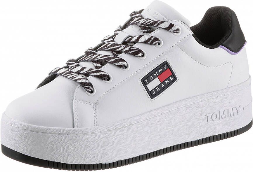 TOMMY JEANS NU 21% KORTING Plateausneakers FLATFORM WILD ANIMAL CUPSOLE met veters in zebra look