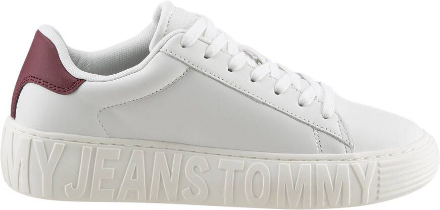 TOMMY JEANS Plateausneakers TJW NEW CUPSOLE LEATH LC met contrastafwerking op de hiel vrijetijdsschoen halfhoge schoen veterschoen
