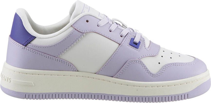 TOMMY JEANS Plateausneakers TJW RETRO BASKET TONAL LOGO met zijlogo-vlag vrijetijdsschoen lage schoen veterschoen