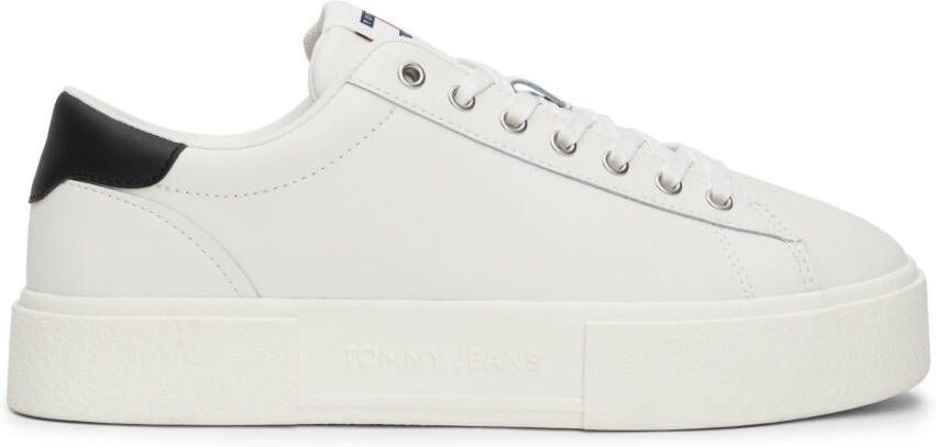 TOMMY JEANS Plateausneakers TJW FOXING FLATFORM SNEAKER vrijetijdsschoen lage schoen veterschoen met logo-opdruk in het plateau