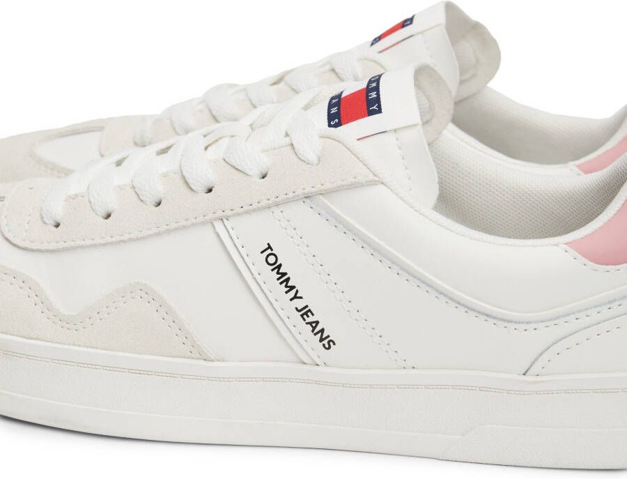 TOMMY JEANS Plateausneakers TJW COURT SNEAKER vrijetijdsschoen lage schoen veterschoen met contrast-details