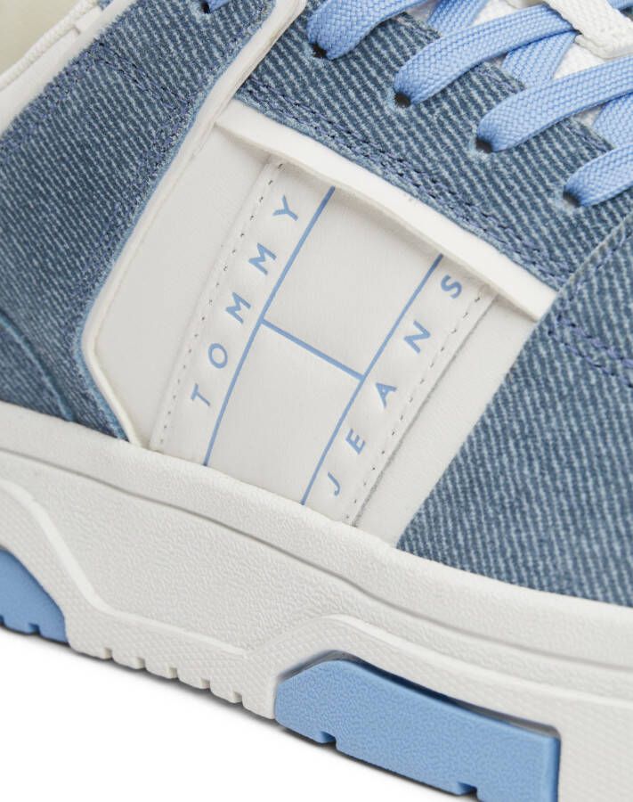 TOMMY JEANS Plateausneakers THE BROOKLYN DENIM LEATHER plateau vrijetijdsschoen lage schoen veterschoen in contrastlook