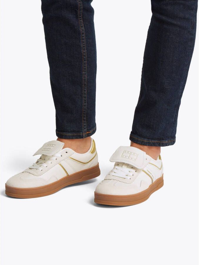 TOMMY JEANS Plateausneakers THE GREENWICH FLAP vrijetijdsschoen lage schoen veterschoen met sierstiksels