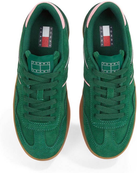 TOMMY JEANS Plateausneakers THE GREENWICH FLATFORM SUEDE vrijetijdsschoen lage schoen veterschoen met subtiele decoratieve stiksels