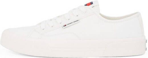 TOMMY JEANS Plateausneakers TJM LACE UP CANVAS COLOR vrijetijdsschoen lage schoen veterschoen met logo-patch op de tong