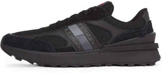 TOMMY JEANS Plateausneakers TJM TECHNICAL RUNNER ESS vrijetijdsschoen lage schoen veterschoen met gepolsterde schacht