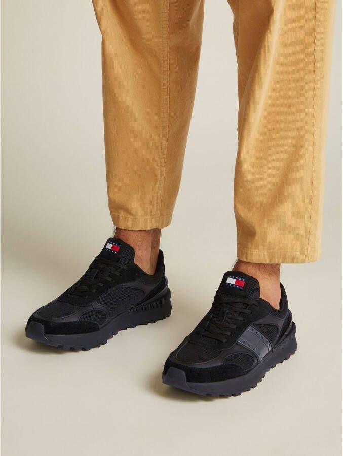 TOMMY JEANS Plateausneakers TJM TECHNICAL RUNNER ESS vrijetijdsschoen lage schoen veterschoen met gepolsterde schacht