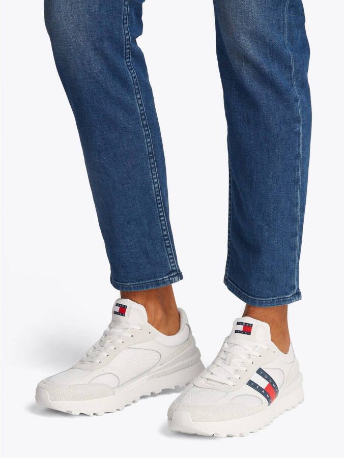 TOMMY JEANS Plateausneakers TJM TECHNICAL RUNNER ESS vrijetijdsschoen lage schoen veterschoen met gepolsterde schacht