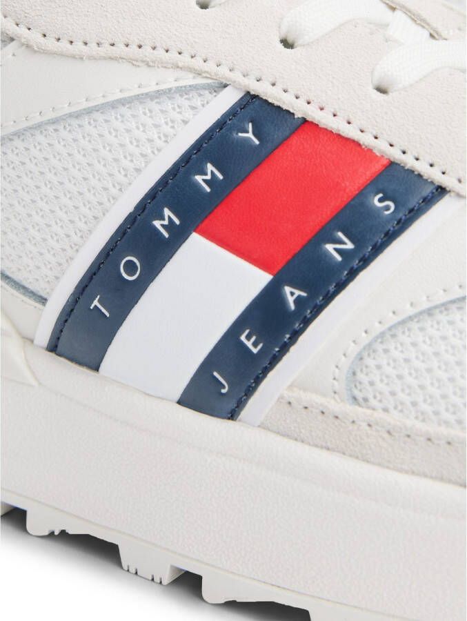 TOMMY JEANS Plateausneakers TJM TECHNICAL RUNNER ESS vrijetijdsschoen lage schoen veterschoen met gepolsterde schacht