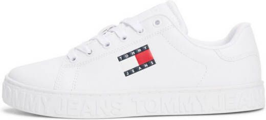 TOMMY JEANS Plateausneakers TJW LOGO OUTSOLE SNEAKER ESS vrijetijdsschoen lage schoen veterschoen met zijlogo-vlag