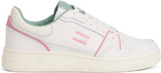 TOMMY JEANS Plateausneakers TJW RETRO BASKET SNEAKER vrijetijdsschoen halfhoge schoen veterschoen met geprint logo vlag