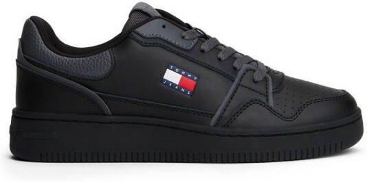 TOMMY JEANS Plateausneakers TJW RETRO BASKET SNEAKER vrijetijdsschoen halfhoge schoen veterschoen met geprint logo vlag
