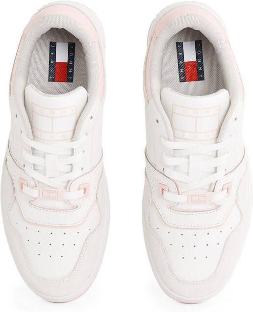 TOMMY JEANS Plateausneakers TJW RETRO BASKET WASHED SUEDE vrijetijdsschoen lage schoen veterschoen in basketlook