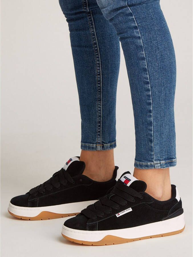 TOMMY JEANS Plateausneakers TJW SKATE SNEAKER vrijetijdsschoen halfschoen veterschoen met gepolsterde schacht