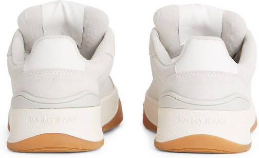 TOMMY JEANS Plateausneakers TJW SKATE SNEAKER vrijetijdsschoen halfschoen veterschoen met gepolsterde schacht
